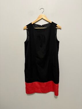Mojo. S. Phine New York Chic Two Tone Black
Peachy Red Sleeveless Shift Dress